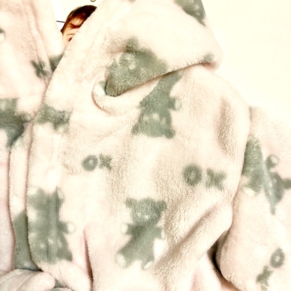 Blankets and Beyond Other Blankets Beyond Teddy Bear Robe Poshmark